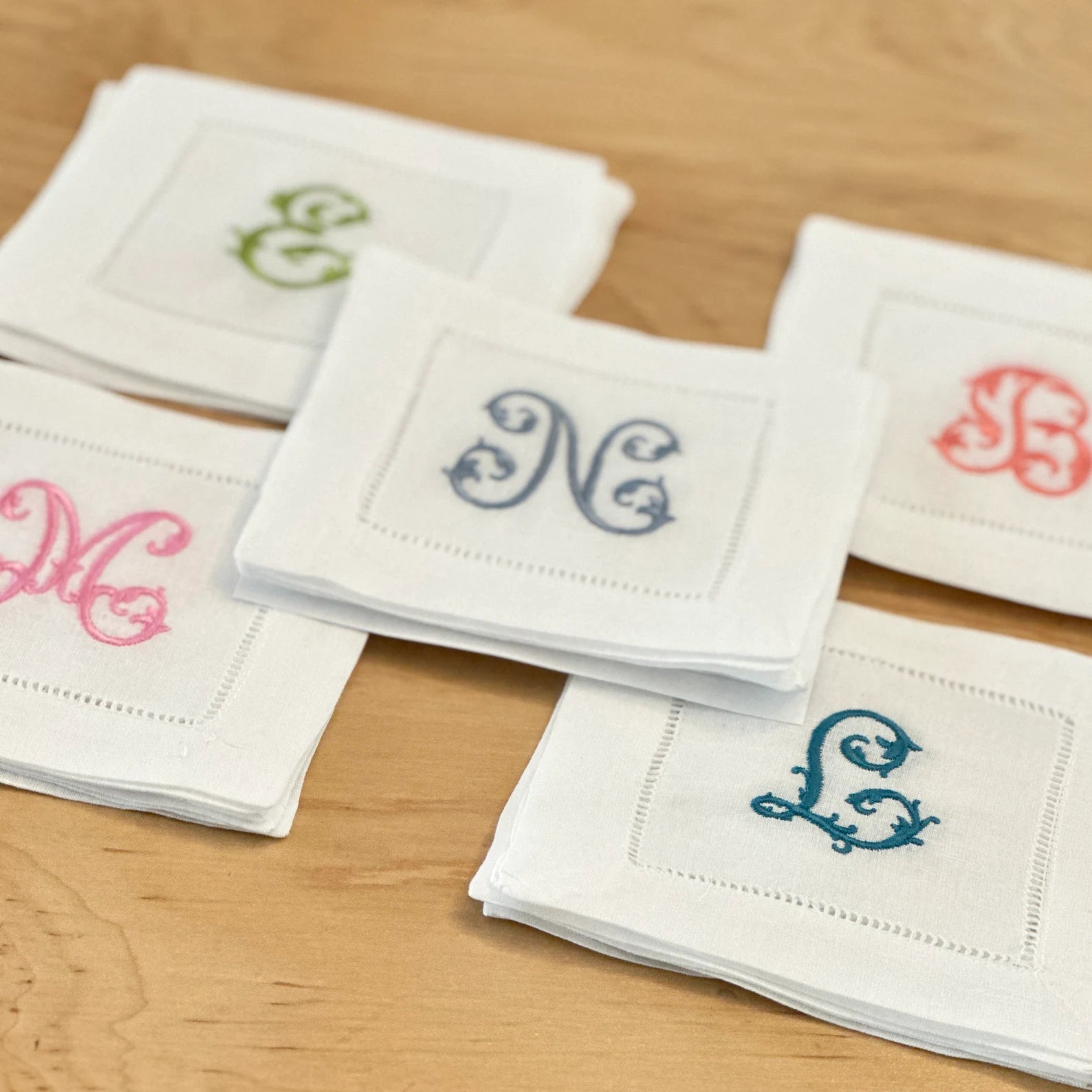 Monogrammed Linen Cocktail Napkins - Single Vine Monogram