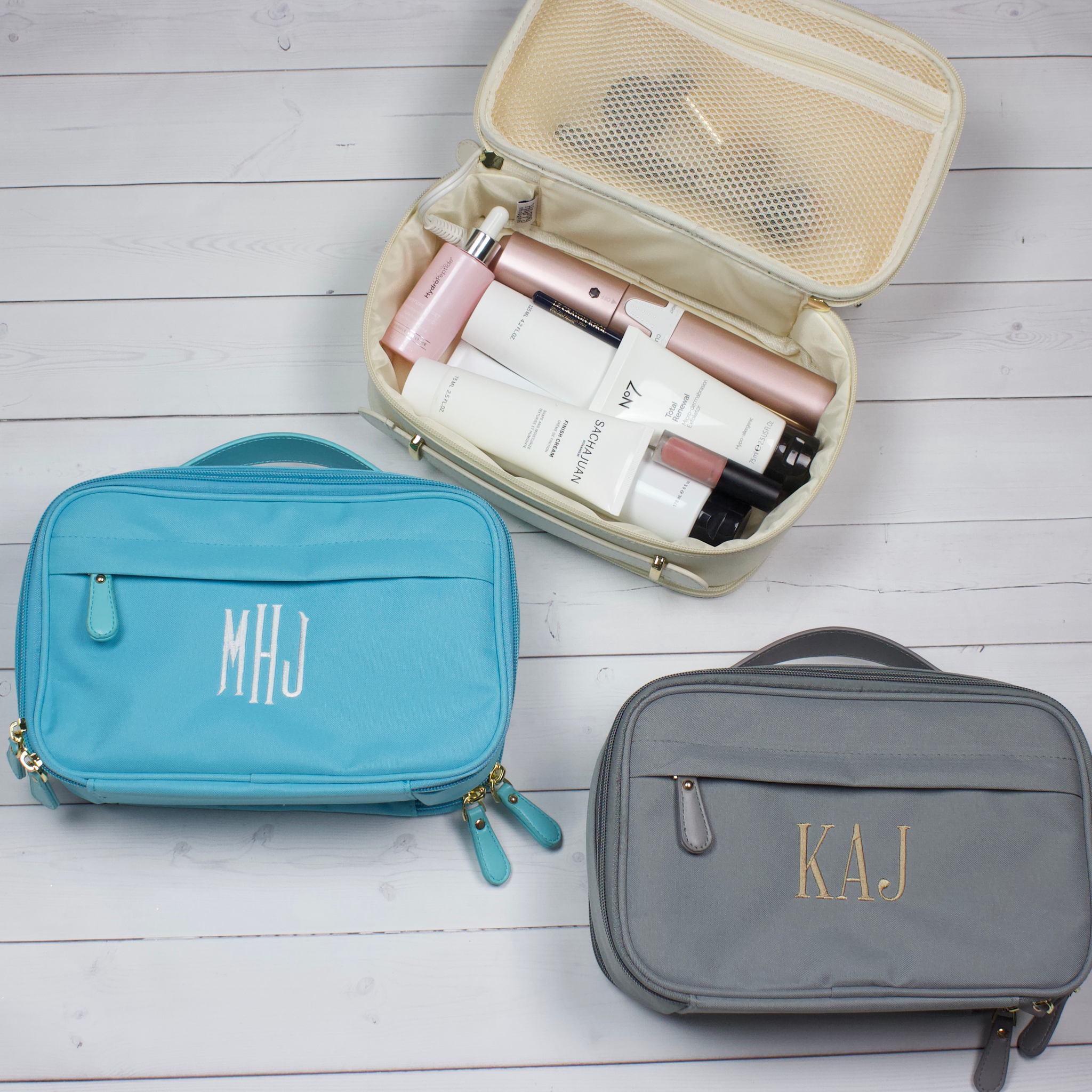 Monogrammed toiletry bag clearance for her