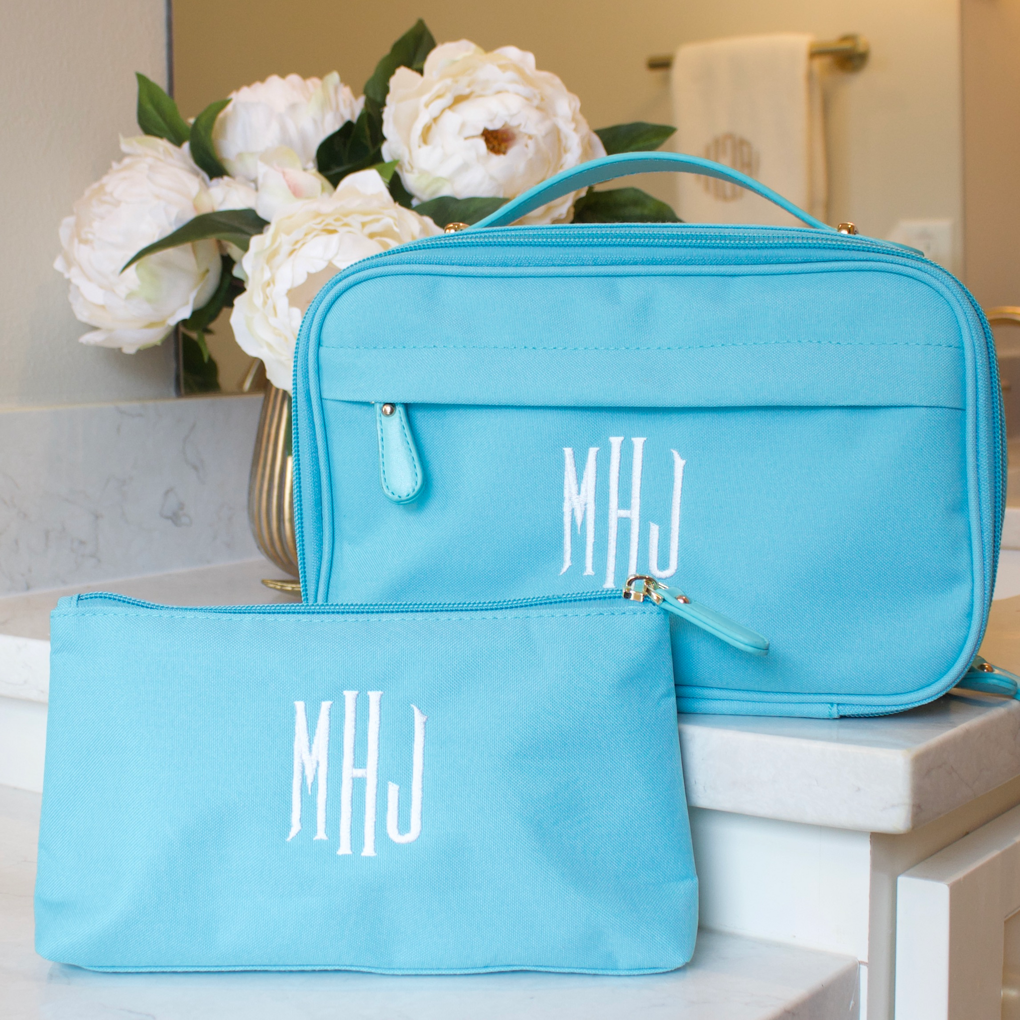 The Wedding Party Store Monogrammed Travel Toiletry Bag, Monogram Cosmetic  Organizer, Makeup or Dopp Kit, Gifts for Her, Him (Blue)