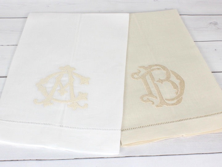 Monogrammed White Dinner Napkins - Happy Thoughts Gifts